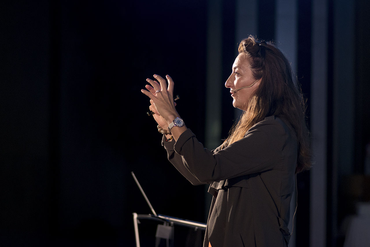 Vídeo completo de la conferencia impartida por la Profª May Britt Moser