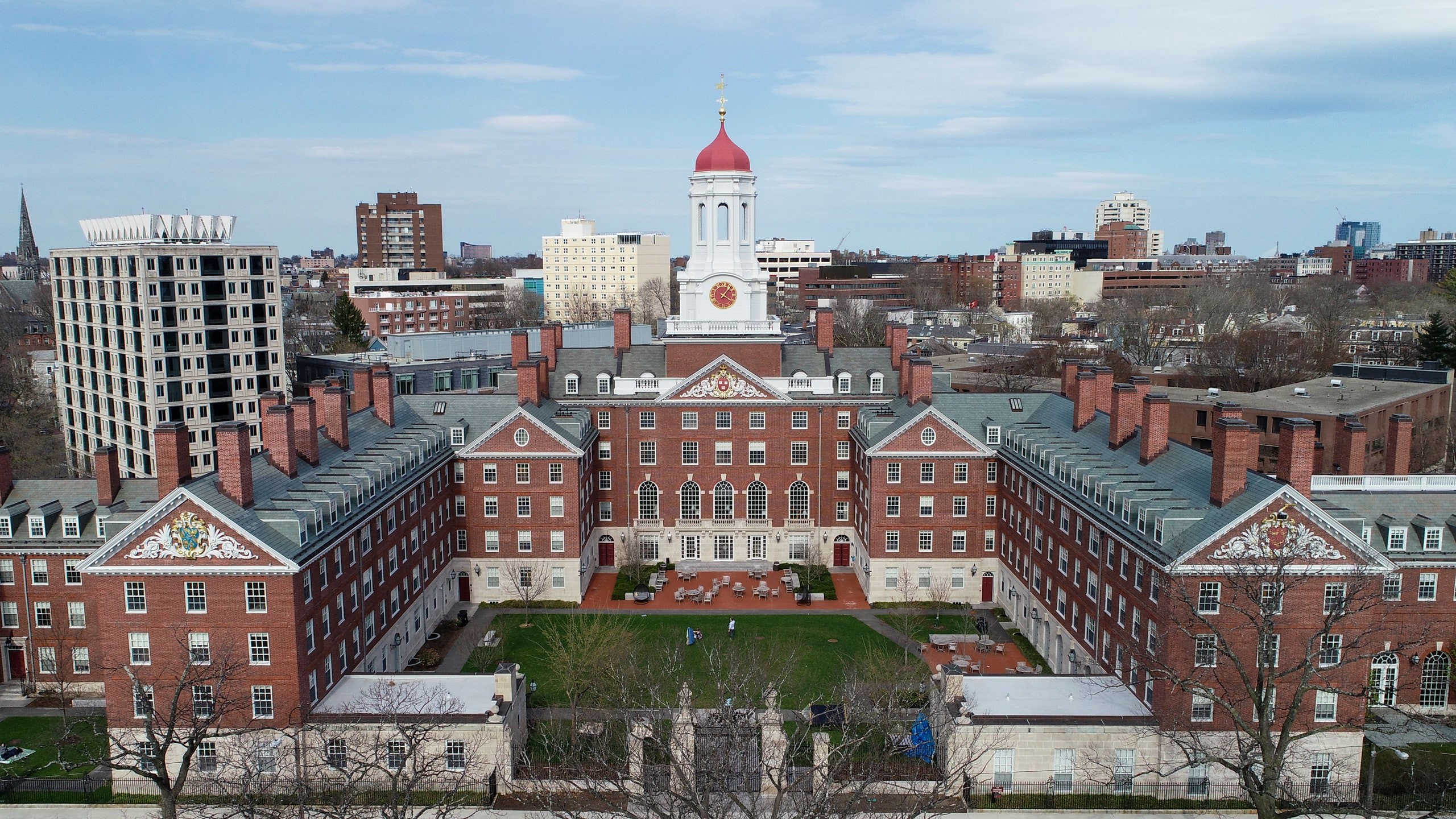 Convocadas las ayudas para estancias de investigación y becas posdoctorales en Harvard